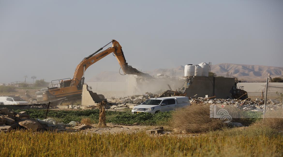 الاحتلال يهدم منزلين في قرية الديوك التحتا (تصوير: سليمان أبو سرور/ وفا)